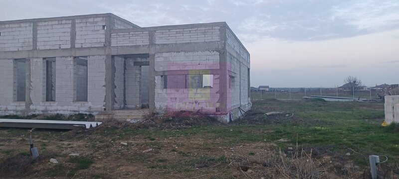 Sabareni, casa la rosu 116 mp utili, curte 607 mp